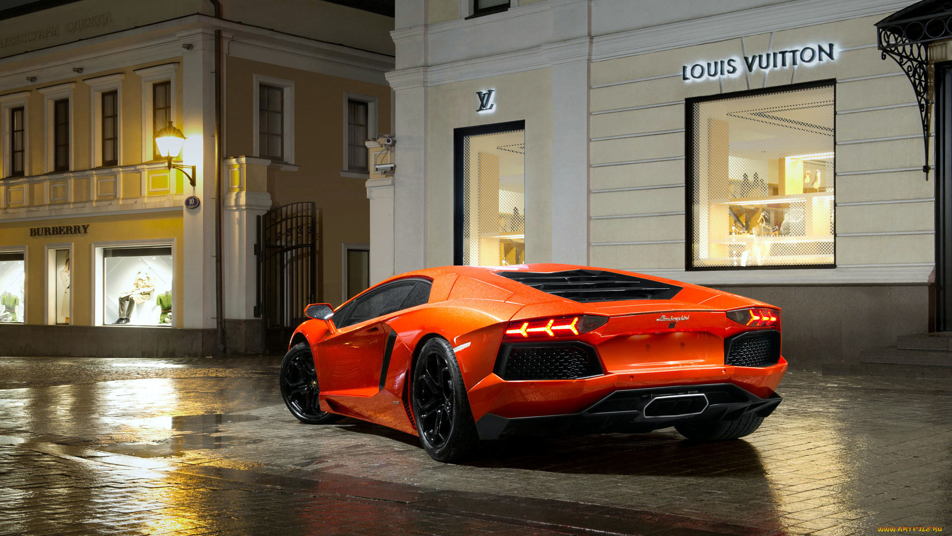 Суперкар Lamborghini Aventador